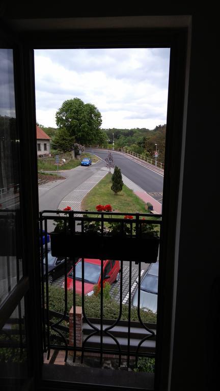 Pension Egida Rez Exterior photo